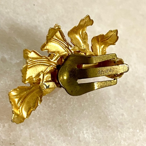 Vintage 1960’s Austrian Made Rhinestone Clip on Earrings - Picture 6 of 9